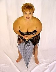 Chunky mama wanting you to cum fast